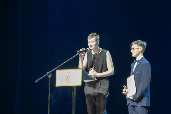 Podziękowania, nagrodzona uczennica