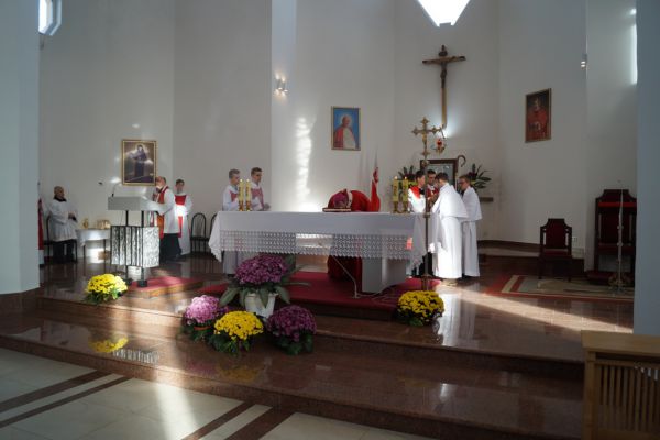 Msza Święta w Kościele- kliknięcie spowoduje powiększenie zdjęcia Msza Święta w Kościele