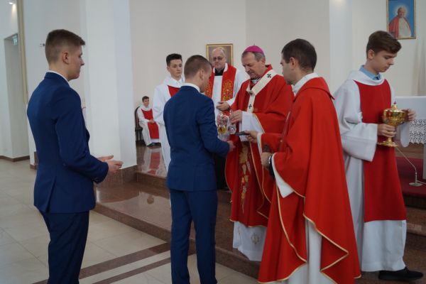 Msza Święta w Kościele- kliknięcie spowoduje powiększenie zdjęcia Msza Święta w Kościele