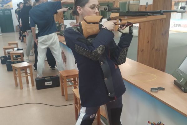 Weronika Hilik na stanowisku strzeleckim -kliknięcie spowoduje powiększenie zdjęcia Weronika Hilik na stanowisku strzeleckim