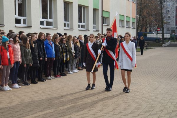 Sztandar Szkoły- kliknięcie spowoduje powiększenie zdjęcia Sztandar Szkoły