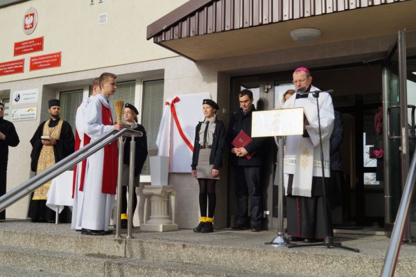 Święcenie tablicy pamiątkowej- kliknięcie spowoduje powiększenie zdjęcia Święcenie tablicy pamiątkowej