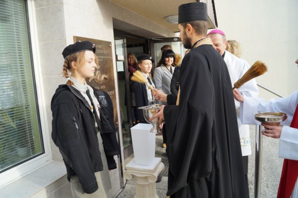 Święcenie tablicy pamiątkowej- kliknięcie spowoduje powiekszenie zdjęcia Święcenie tablicy pamiątkowej