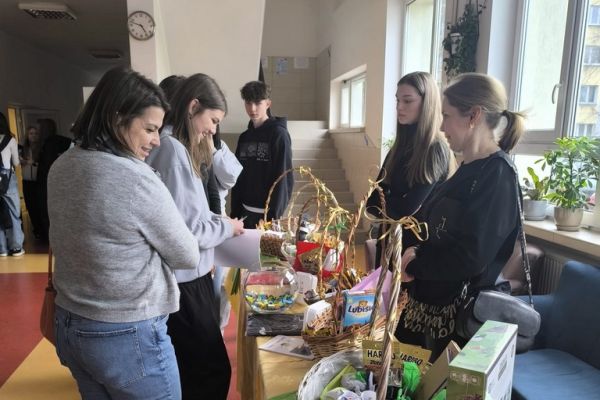 8 kwietnia Dzień Otwarty 2LO -kliknięcie spowoduje powiększenie zdjęcia 8 kwietnia Dzień Otwarty 2LO