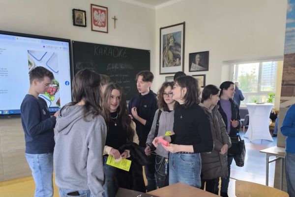 8 kwietnia Dzień Otwarty 2LO -kliknięcie spowoduje powiększenie zdjęcia 8 kwietnia Dzień Otwarty 2LO