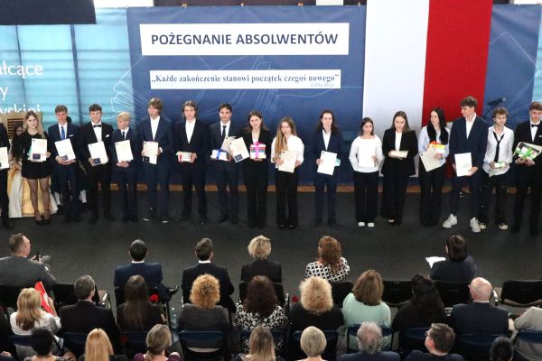 ZakończenieKlas4-2025-01 ZakończenieKlas4-2025-01