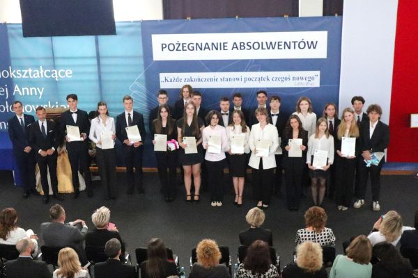 ZakończenieKlas4-2025-01 ZakończenieKlas4-2025-01