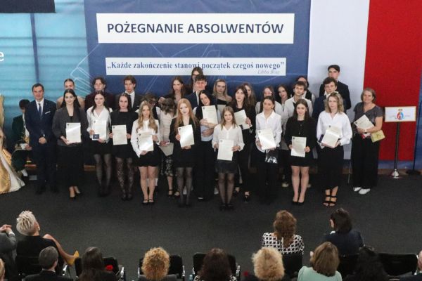 ZakończenieKlas4-2025-01 ZakończenieKlas4-2025-01