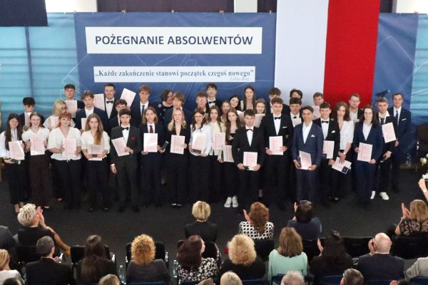 ZakończenieKlas4-2025-01 ZakończenieKlas4-2025-01