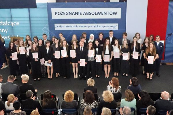 ZakończenieKlas4-2025-01 ZakończenieKlas4-2025-01