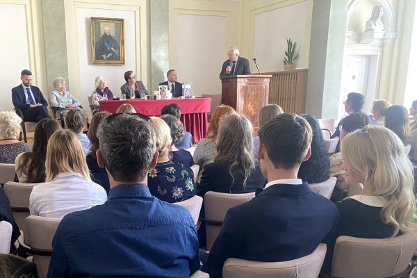 LV Olimpiady Literatury i Języka Polskiego 2025 LV Olimpiady Literatury i Języka Polskiego 2025