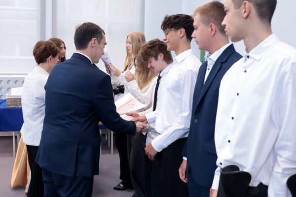 Zakończenie LO 2025 -1 Zakończenie LO 2025 -1