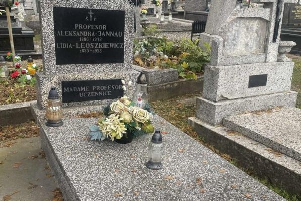 Groby -kliknięcie spowoduje powiększenie zdjęcia Groby