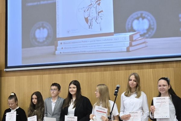 Poetycki debiut uczennic 2025 