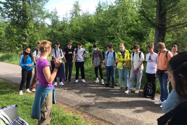 Prezentacja, zdjęcie grupowe w parku- kliknięcie spowoduje powiększenie zdjęcia Prezentacja, zdjęcie grupowe w parku