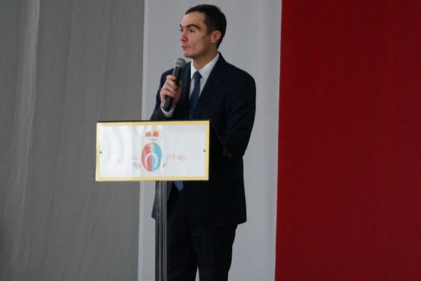 Dyrektor szkoły Dariusz Bossowski