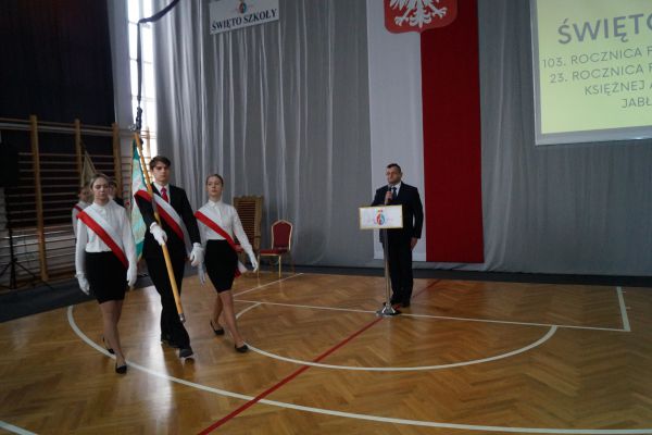 Wyprowadzenie sztandaru