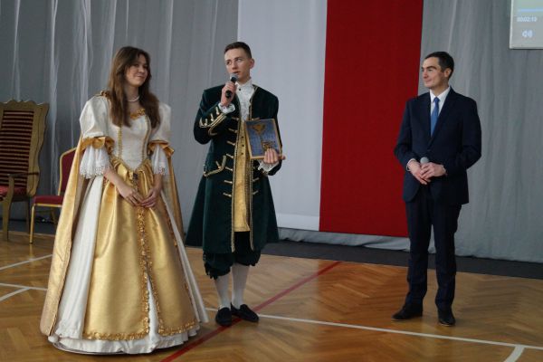 Pan Dyrektor z Sapieżanką i Sapiehą