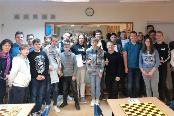 Wszyscy zawodnicy Mistrzostw.