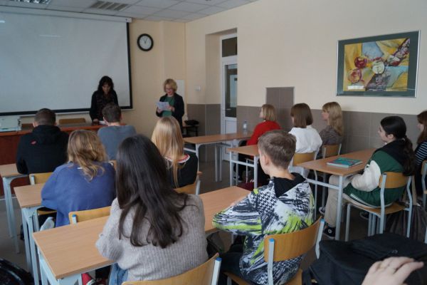 Spotkanie z p. Elżbietą Kozłowską -Świątkowską - kliknięcie spowoduje powiększenie zdjęcia Spotkanie z p. Elżbietą Kozłowską -Świątkowską