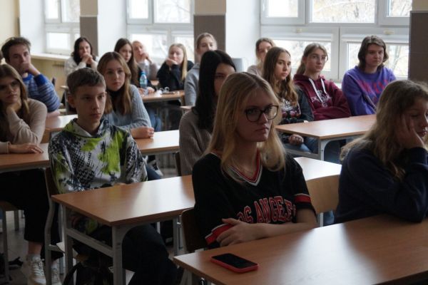 Spotkanie z p. Elżbietą Kozłowską -Świątkowską - kliknięcie spowoduje powiększenie zdjęcia Spotkanie z p. Elżbietą Kozłowską -Świątkowską