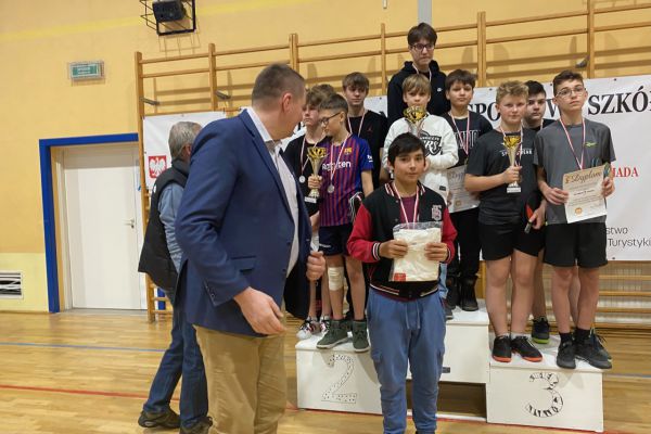 Najlepszy zawodnik - Maciej Justyński kl. 7 B - kliknięcie spowoduje powiększenie zdjęcia Najlepszy zawodnik - Maciej Justyński kl. 7 B